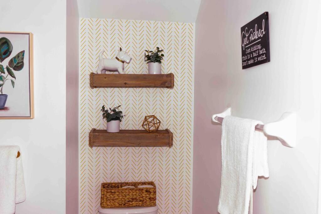 Newly Renovated Condo 5 Min From Airport マイアミ エクステリア 写真