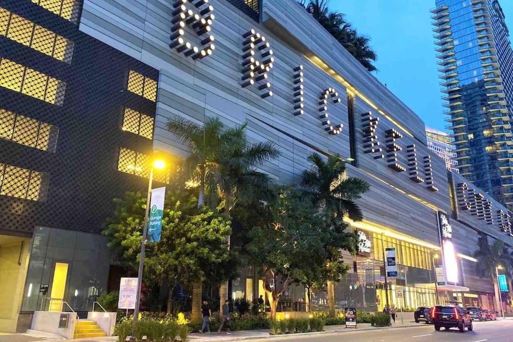 Newly Renovated Condo 5 Min From Airport マイアミ エクステリア 写真