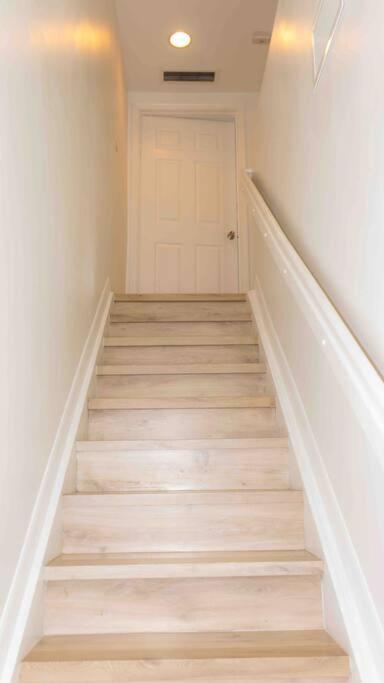 Newly Renovated Condo 5 Min From Airport マイアミ エクステリア 写真